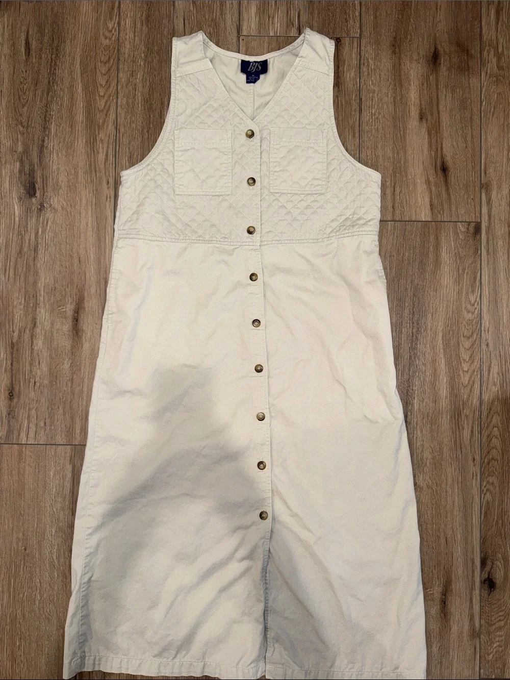 Vintage Quilted Cream Button-Front Sleeveless Dress. Pockets on sides. - Picture 2 of 4